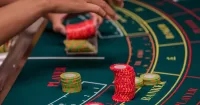 Blackjack ή Baccarat: Τι να επιλέξω