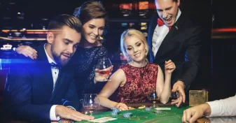 poker-sto-spiti-pos-na-stiseis-to-teleio-giortino-skiniko