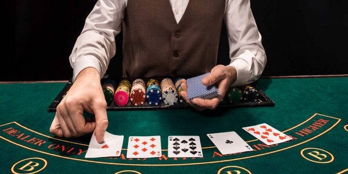 Dealer σε live καζίνο: Όλα όσα πρέπει να ξέρεις