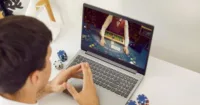 Ρωσία: Νομιμοποιεί τα online casino για να “ρεφάρει” τη ζημιά στην οικονομία!