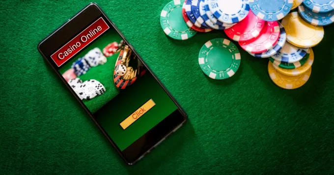 Mobile poker: Πλεονεκτήματα και μειονεκτήματά του online