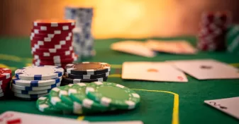 oi-5-pio-dimofileis-parallages-poker